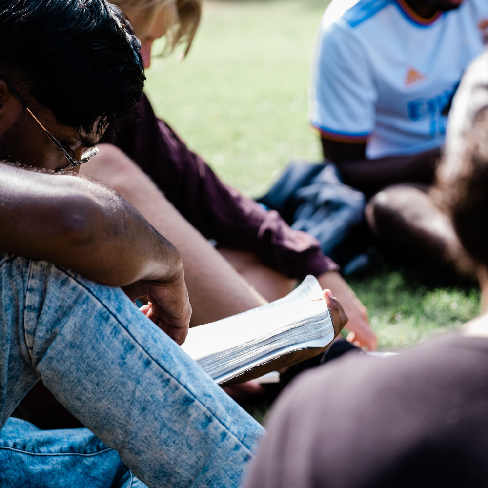 Group Study Live Think, Live, Speak: group study guide - Hubs - UCCF Science Network
